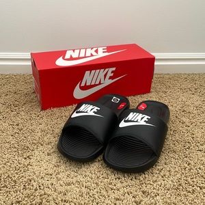 Nike Victori One Slides